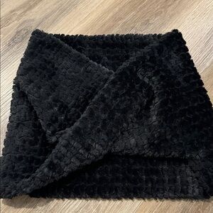 Guess black scarf